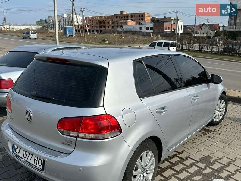 Хэтчбек Volkswagen Golf 2012 в Черновцах