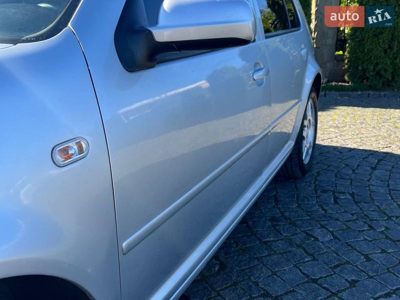 Хэтчбек Volkswagen Golf 2000 в Львове
