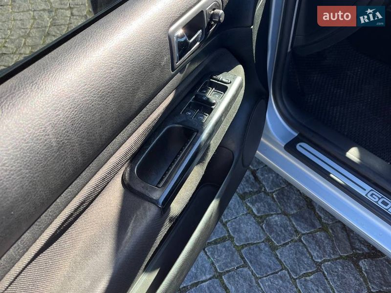 Хэтчбек Volkswagen Golf 2000 в Львове