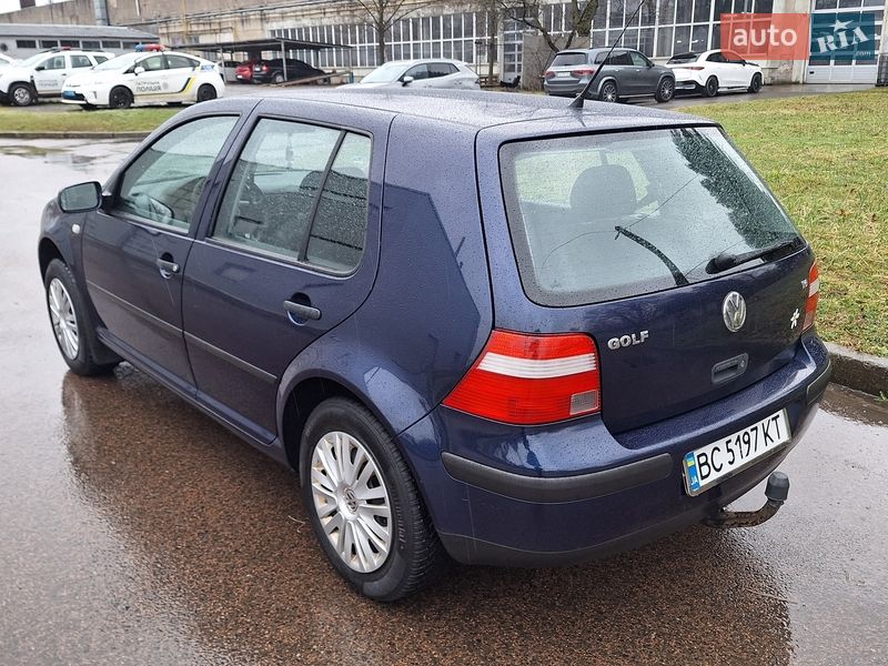 Хэтчбек Volkswagen Golf 2003 в Львове