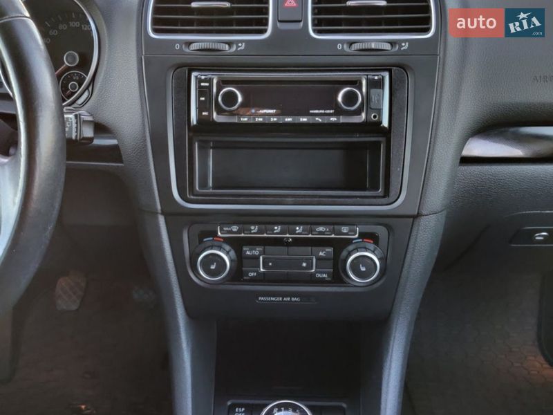 Хэтчбек Volkswagen Golf 2009 в Барышевке