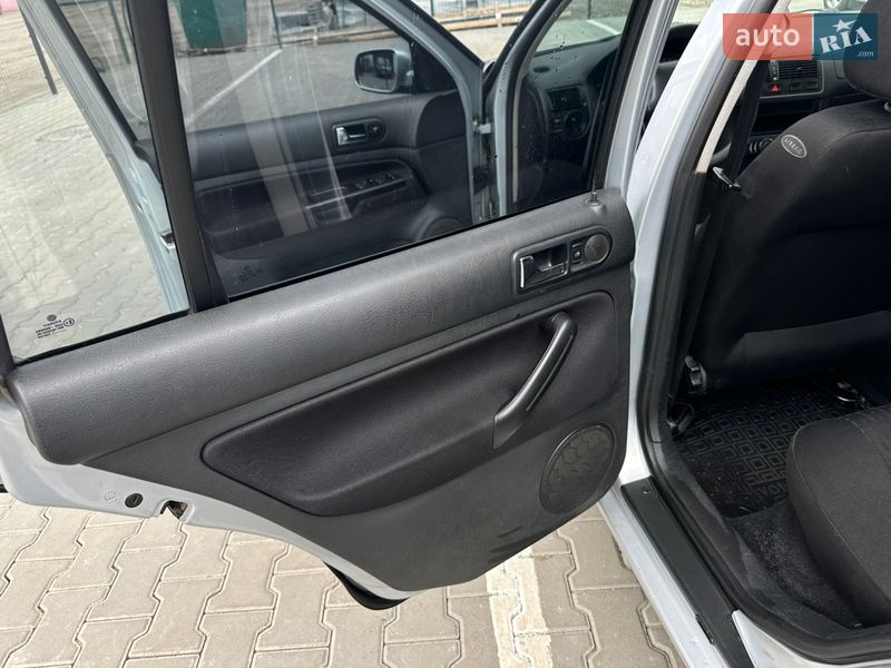 Универсал Volkswagen Golf 2001 в Нежине