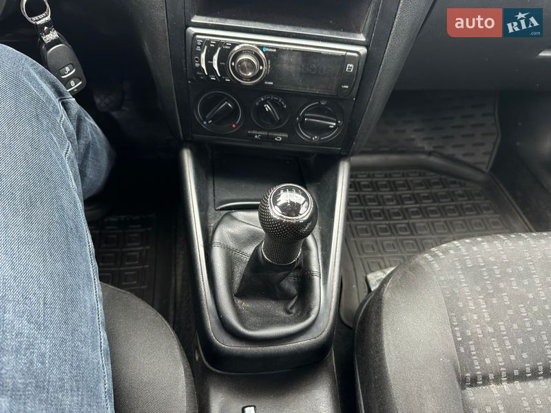 Универсал Volkswagen Golf 2001 в Нежине