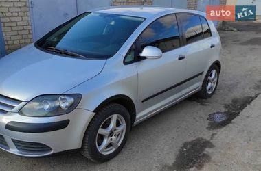 Хетчбек Volkswagen Golf 2005 в Южноукраїнську