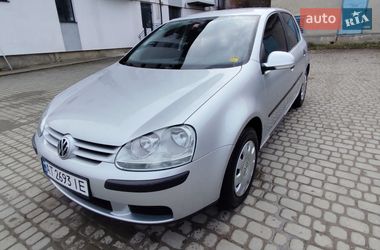 Хэтчбек Volkswagen Golf 2004 в Чорткове