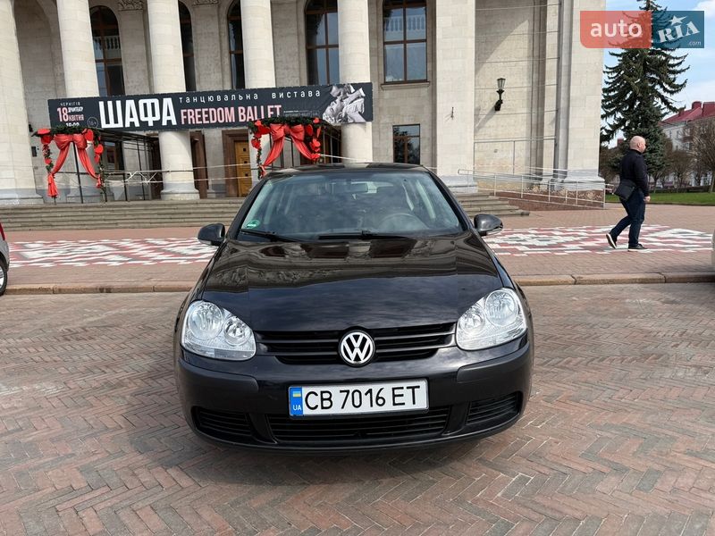 Хэтчбек Volkswagen Golf 2004 в Чернигове