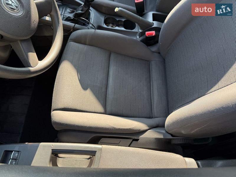 Хэтчбек Volkswagen Golf 2004 в Чернигове