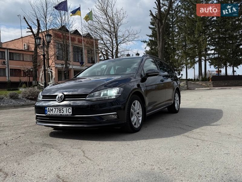 Универсал Volkswagen Golf 2017 в Звягеле
