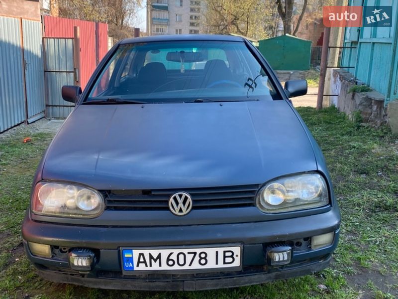 Хэтчбек Volkswagen Golf 1997 в Житомире