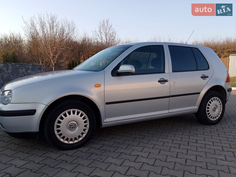 Хэтчбек Volkswagen Golf 1998 в Иванове