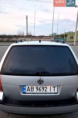 Універсал Volkswagen Golf 2003 в Вінниці