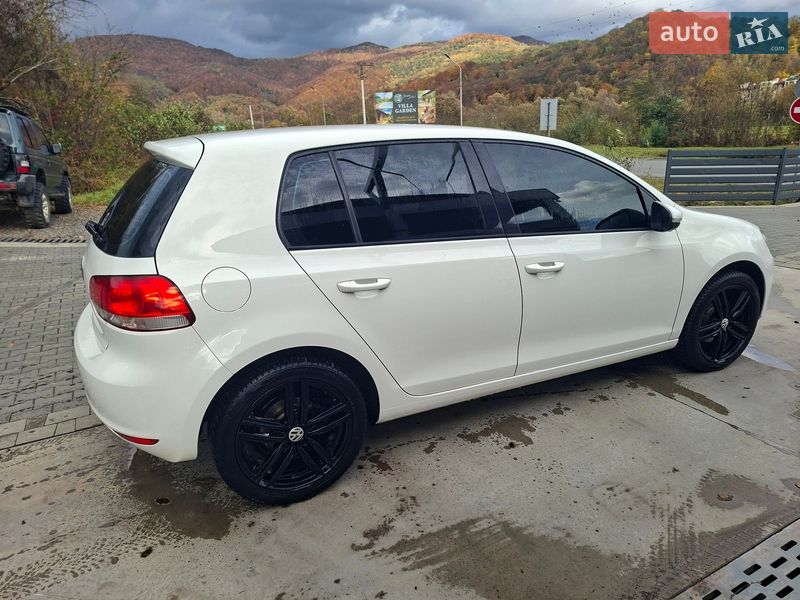 Хэтчбек Volkswagen Golf 2011 в Поляне фото Хэтчбек Volkswagen Golf 2011 в Поляне