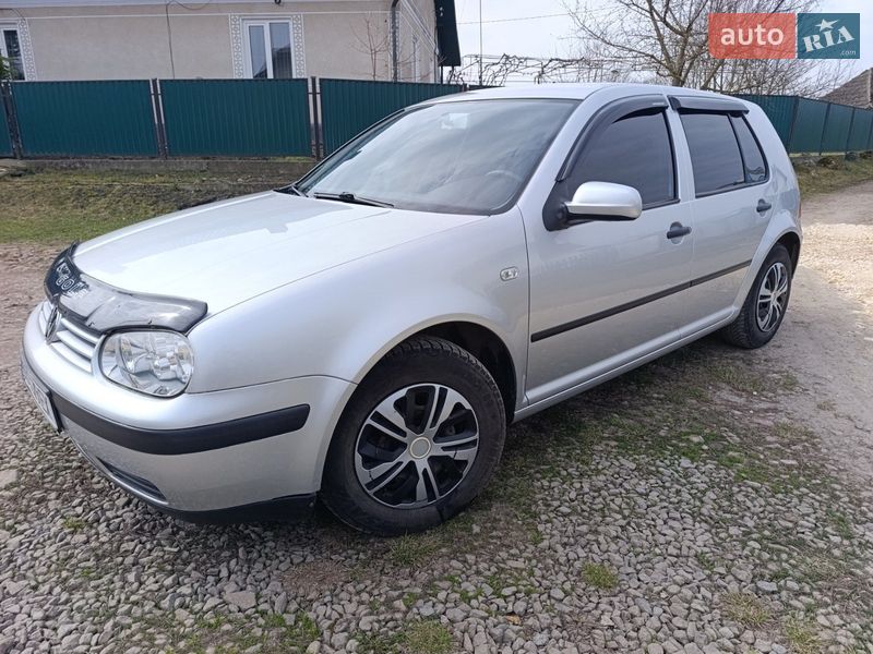 Хэтчбек Volkswagen Golf 2002 в Чорткове
