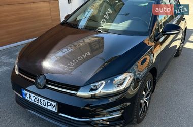 Хэтчбек Volkswagen Golf 2019 в Киеве