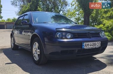 Хетчбек Volkswagen Golf 2001 в Житомирі