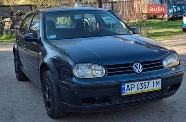 Хетчбек Volkswagen Golf 2002 в Запоріжжі