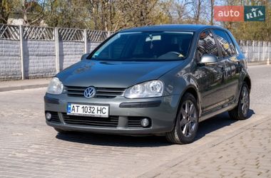 Хетчбек Volkswagen Golf 2003 в Івано-Франківську