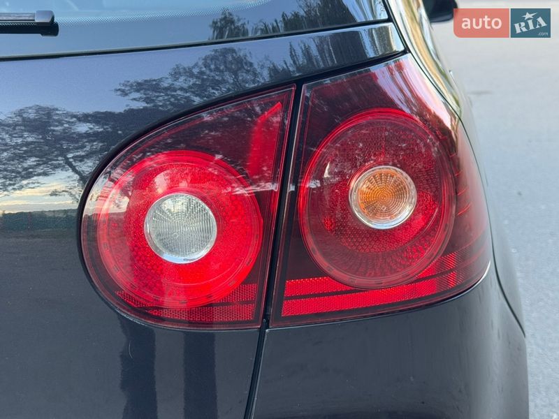 Хэтчбек Volkswagen Golf 2008 в Ужгороде