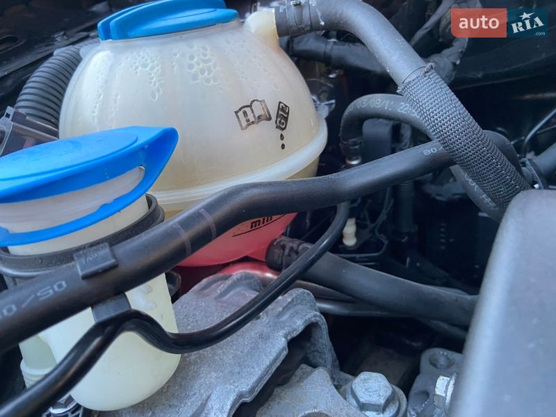 Хэтчбек Volkswagen Golf 2008 в Ужгороде