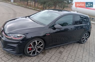 Хетчбек Volkswagen Golf 2018 в Долині