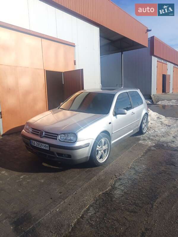 Volkswagen Golf 2001