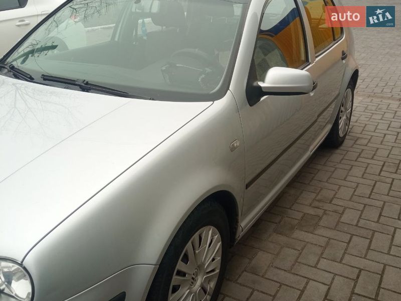 Volkswagen Golf 2003