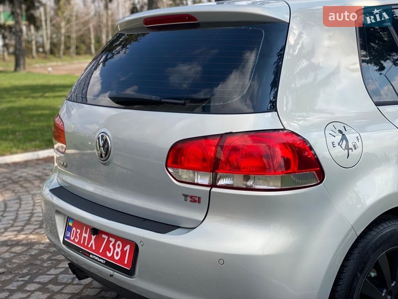 Хэтчбек Volkswagen Golf 2010 в Староконстантинове