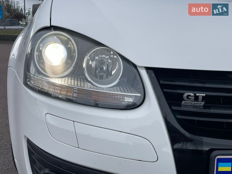 Хэтчбек Volkswagen Golf 2009 в Житомире