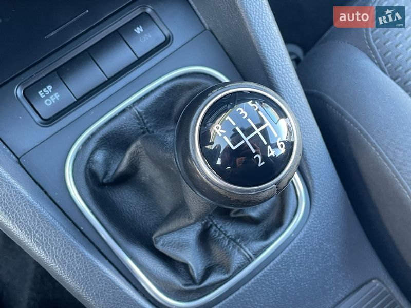 Хэтчбек Volkswagen Golf 2009 в Житомире