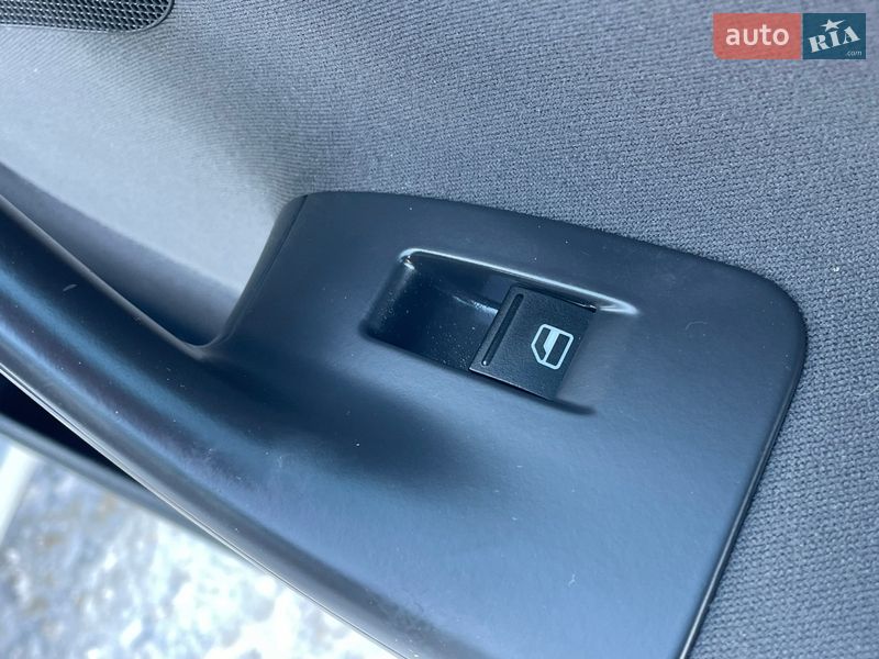 Хэтчбек Volkswagen Golf 2009 в Житомире