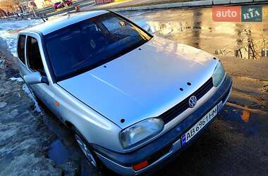 Хэтчбек Volkswagen Golf 1995 в Погребище