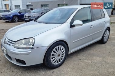 Хэтчбек Volkswagen Golf 2005 в Киеве