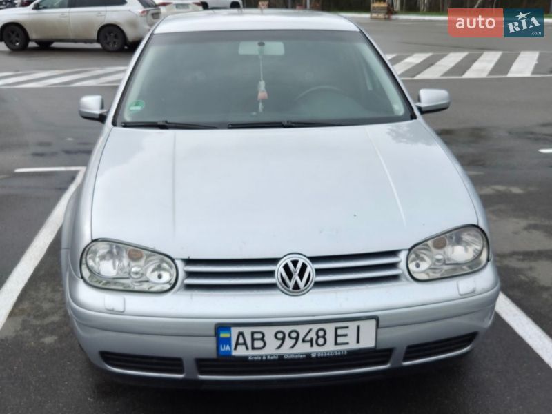 Volkswagen Golf 2003