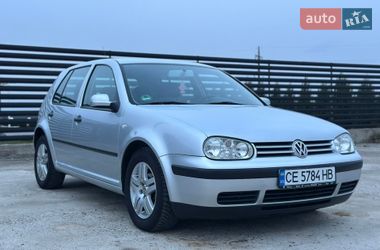 Хетчбек Volkswagen Golf 2002 в Чернівцях
