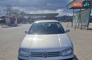 Хэтчбек Volkswagen Golf 2000 в Берегомете