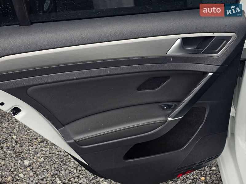 Универсал Volkswagen Golf 2014 в Тернополе