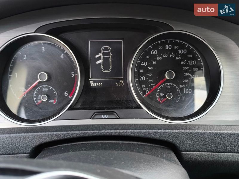 Универсал Volkswagen Golf 2015 в Сумах