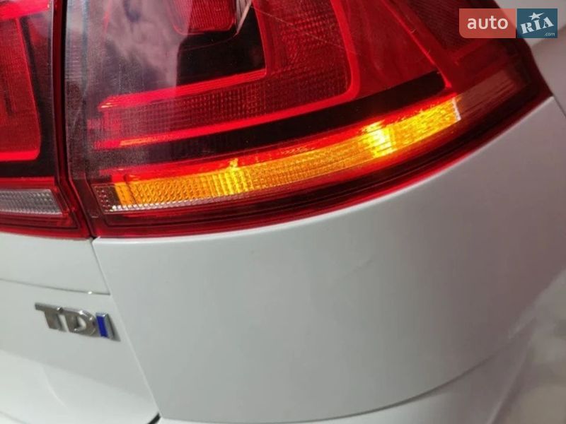 Универсал Volkswagen Golf 2015 в Сумах