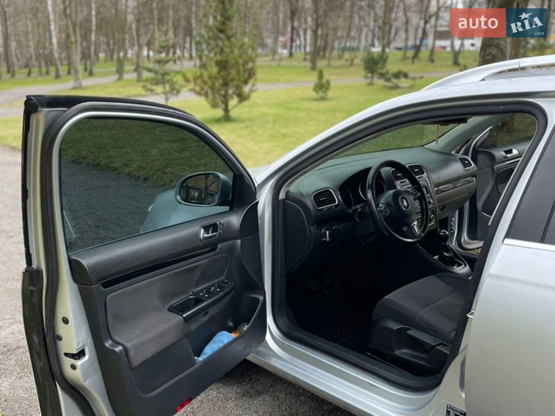 Универсал Volkswagen Golf 2010 в Хмельницком