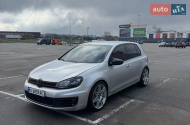 Хэтчбек Volkswagen Golf 2008 в Киеве