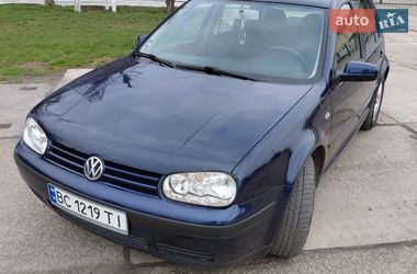 Хэтчбек Volkswagen Golf 2001 в Подольске