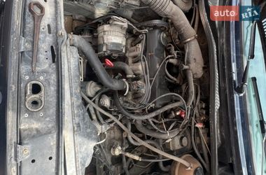 Хэтчбек Volkswagen Golf 1990 в Емильчине