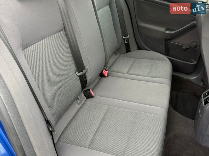 Хэтчбек Volkswagen Golf 2006 в Березане