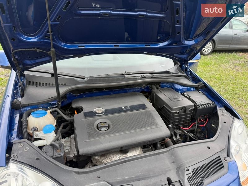 Хэтчбек Volkswagen Golf 2006 в Березане