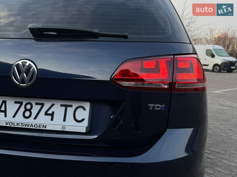 Универсал Volkswagen Golf 2015 в Киеве