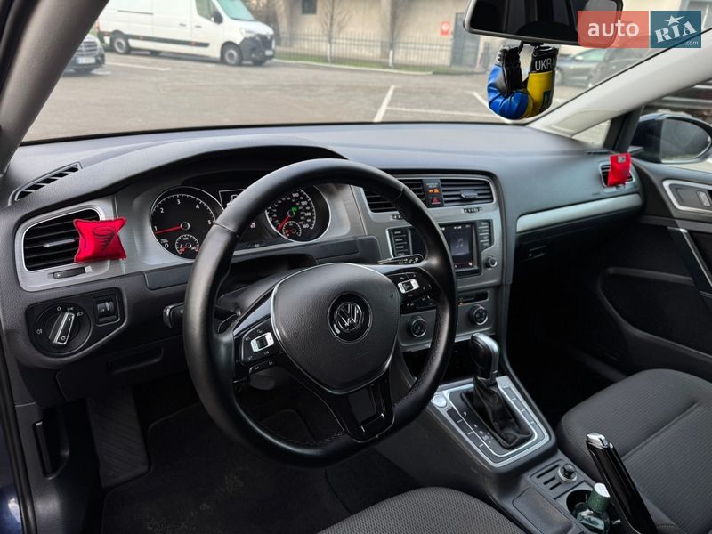Универсал Volkswagen Golf 2015 в Киеве