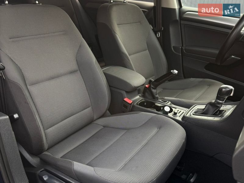 Универсал Volkswagen Golf 2015 в Киеве