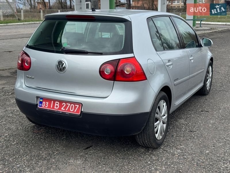 Хэтчбек Volkswagen Golf 2008 в Ахтырке