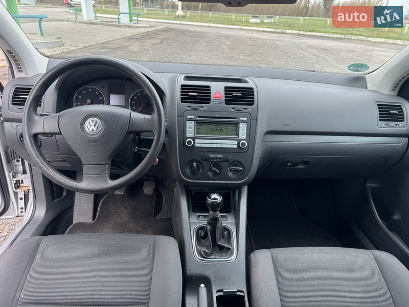 Хэтчбек Volkswagen Golf 2008 в Ахтырке