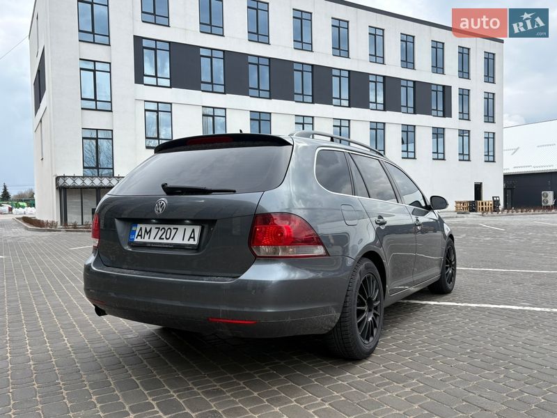 Универсал Volkswagen Golf 2009 в Житомире